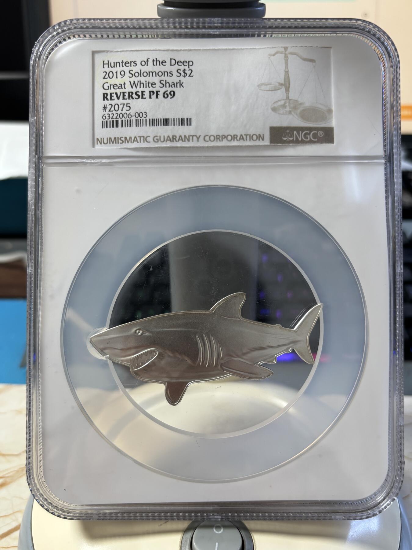 第189期拍卖 所罗门2019年深海猎人系列大白鲨异形银币NGC-PF69无盒无证书，999银，发行2500枚