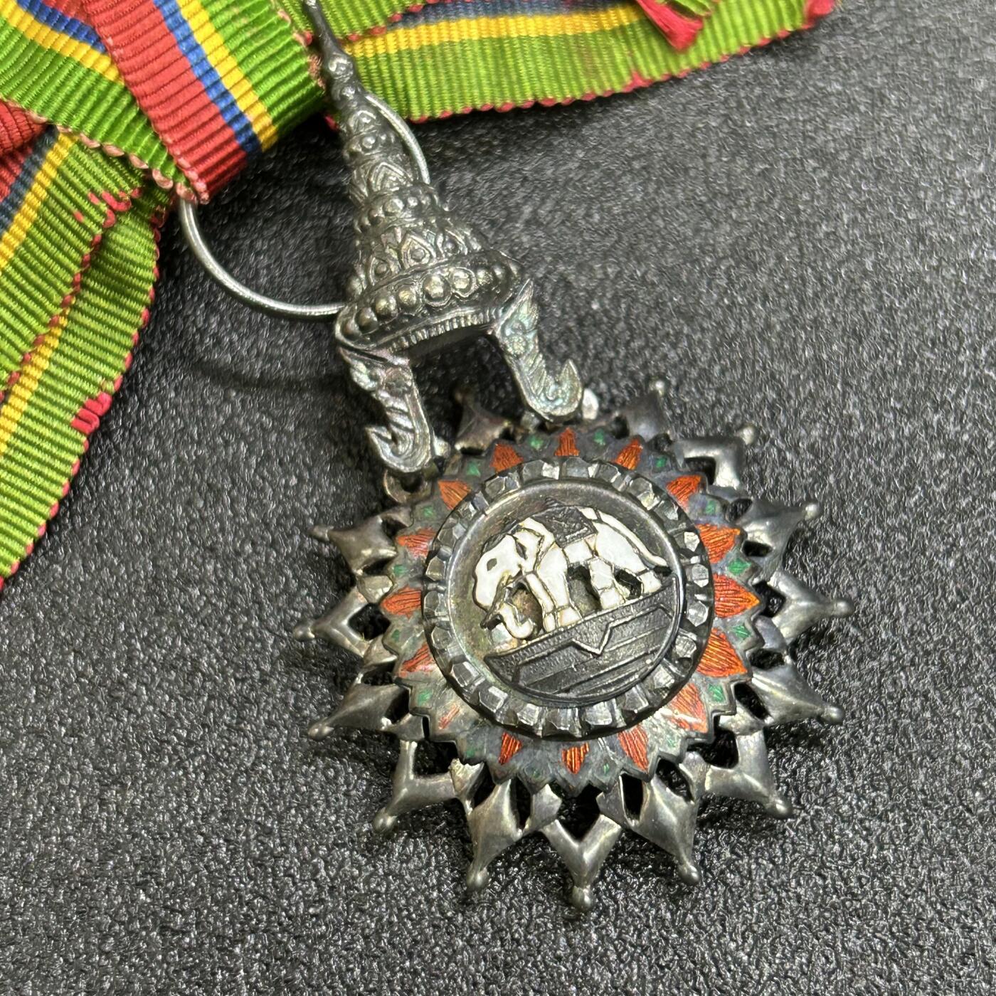 西秦中古拍卖第七十三期 泰国骑士级白象勋章 早期银制 有标