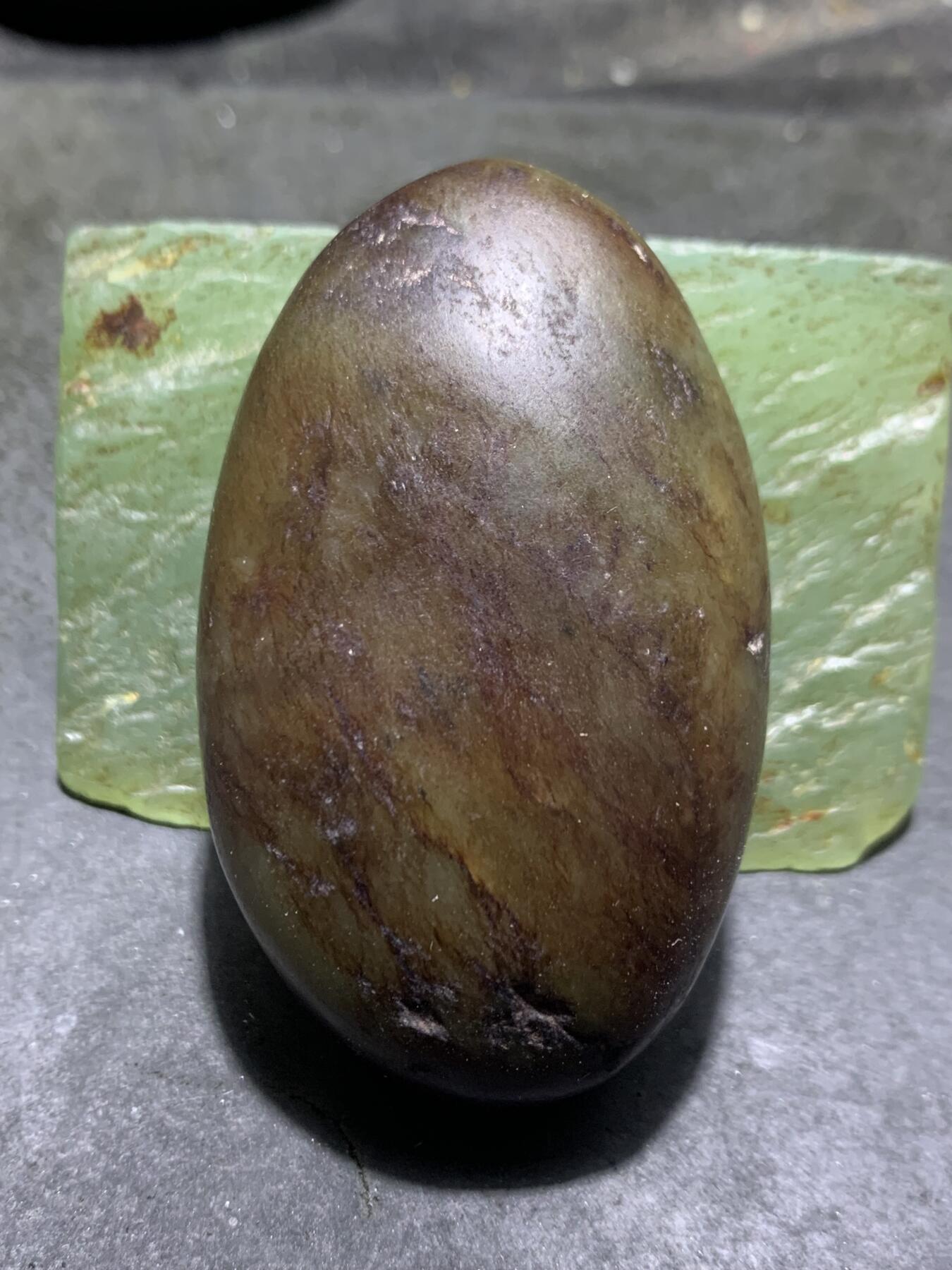 精美新疆和田玉独籽原石一颗，