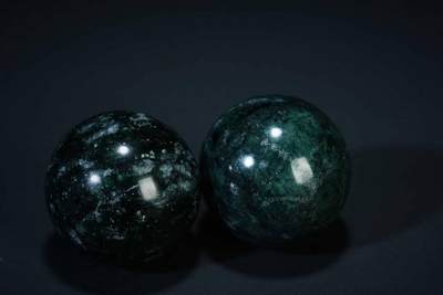 上海都达杂项专场五（全场包邮） - 天然蛇纹石保健手球 1对87-286