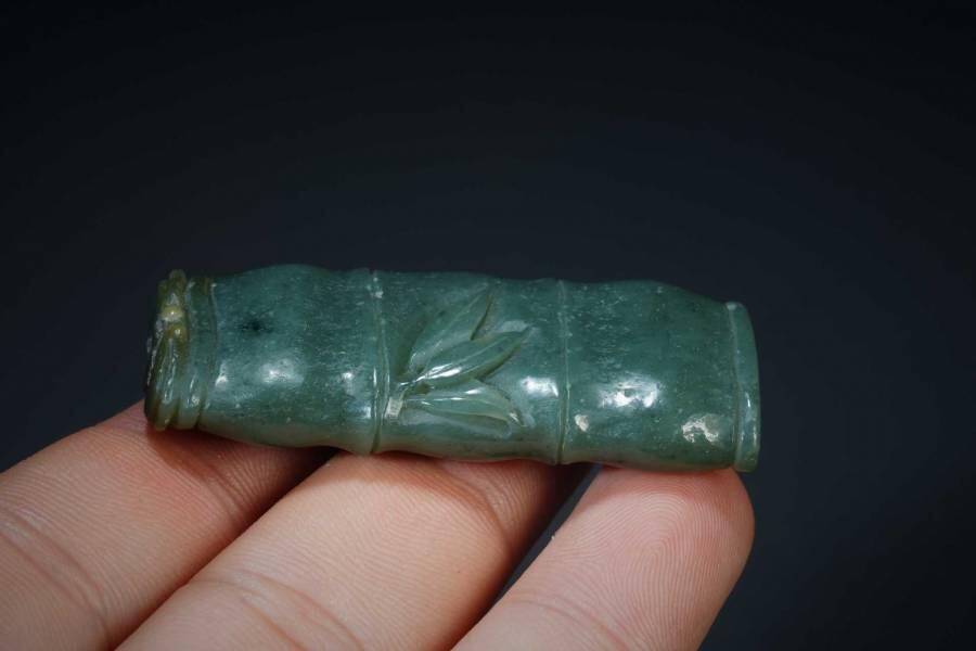 上海都达杂项专场五（全场包邮） 天然和田玉湖水绿精雕《节节高升》挂件87-63