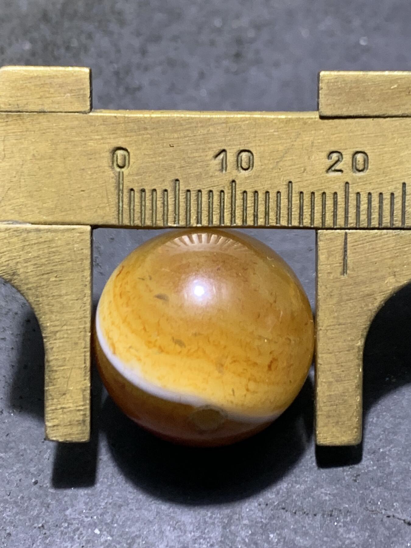 精美一线高玉化缠丝玛瑙2.0圆珠一颗，