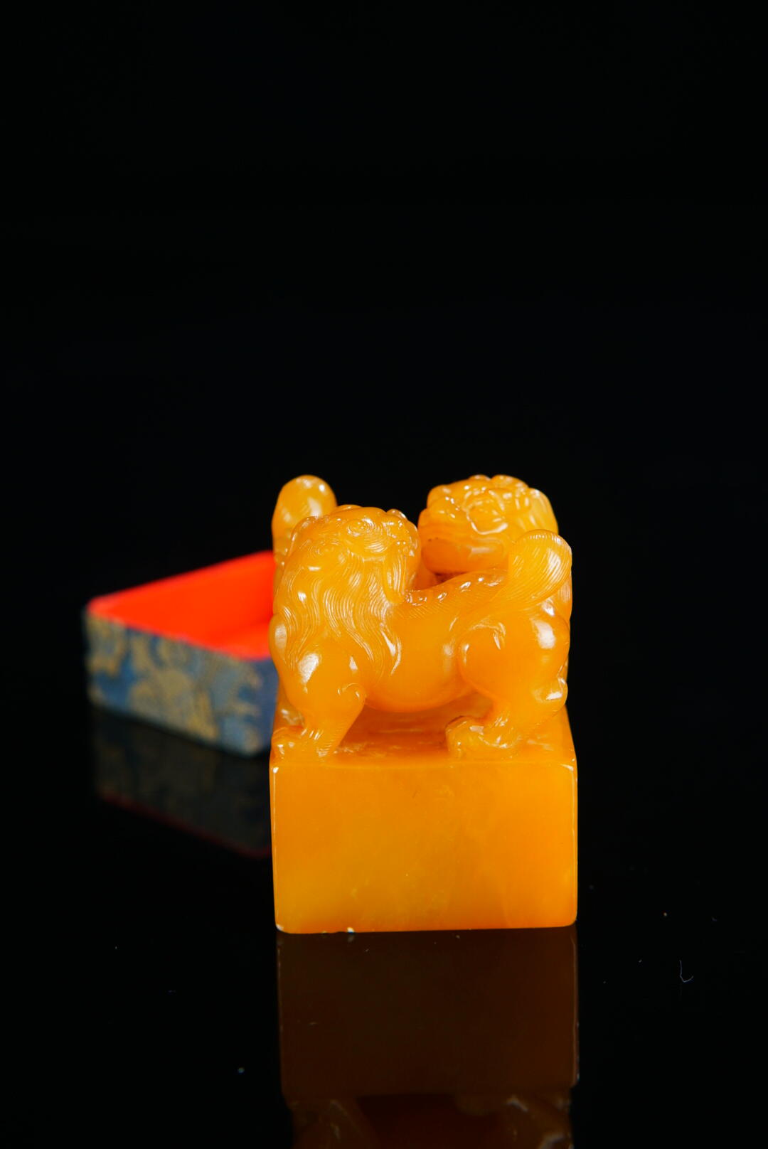 方寸藏珍·寿山田黄印章专场（一） 寿山田黄石《烟云供养》双螭钮章