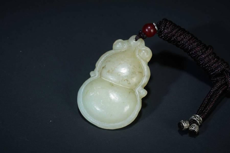 上海都达杂项专场五（全场包邮） 天然和田玉精雕《福禄》挂件 附鉴定证书87-62