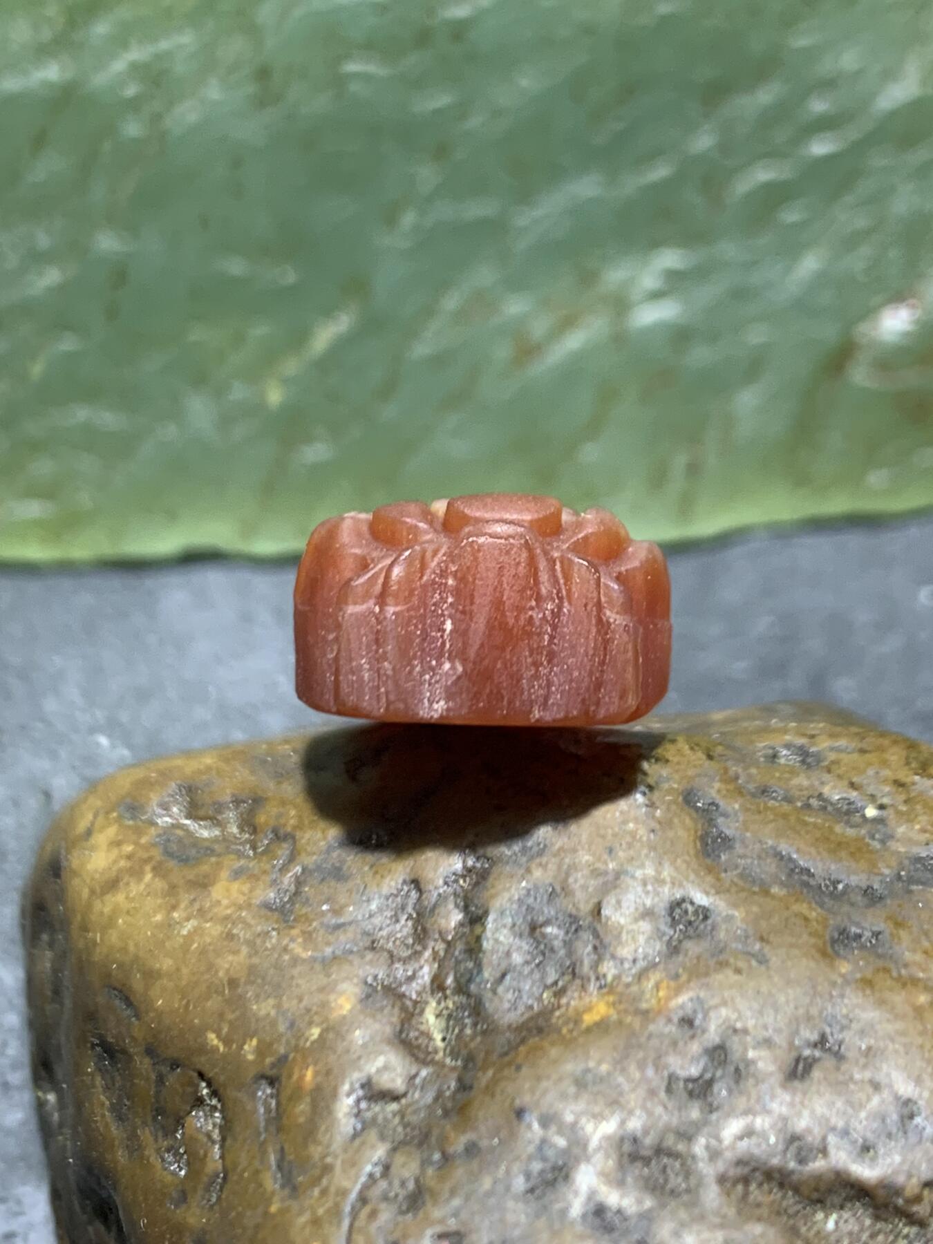 精美亚光高玉化柿子红玛瑙雕刻观音菩萨通货吊坠一个