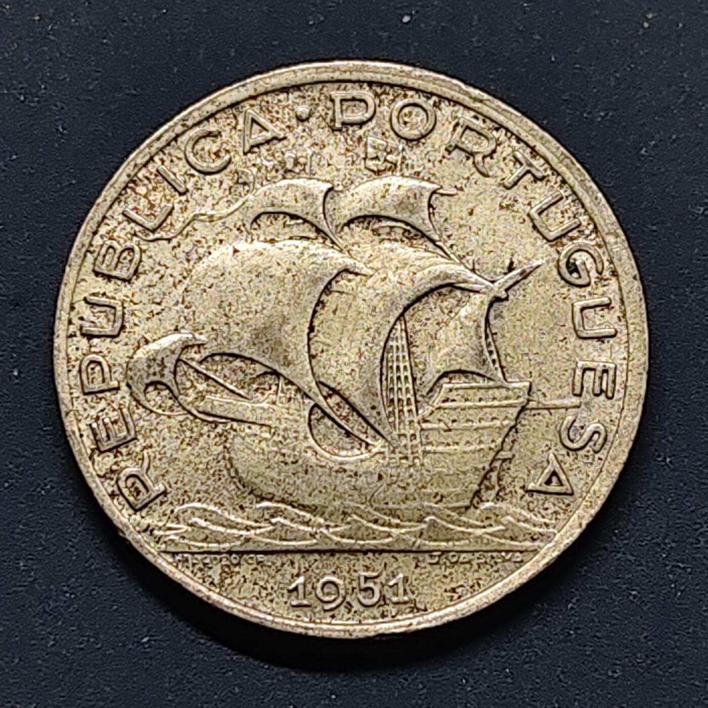 【全场包邮】纯粹捡漏拍496场-持续更新中 葡萄牙1951年5埃斯库多帆船银币【25毫米7克65%】