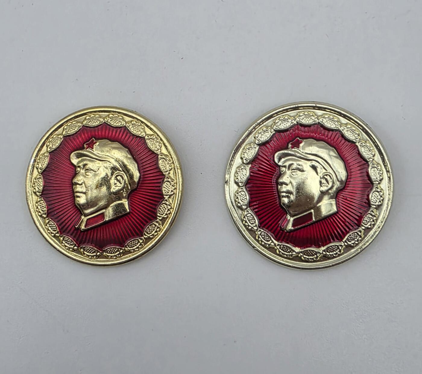 红色记忆-毛泽东主席像章-两枚