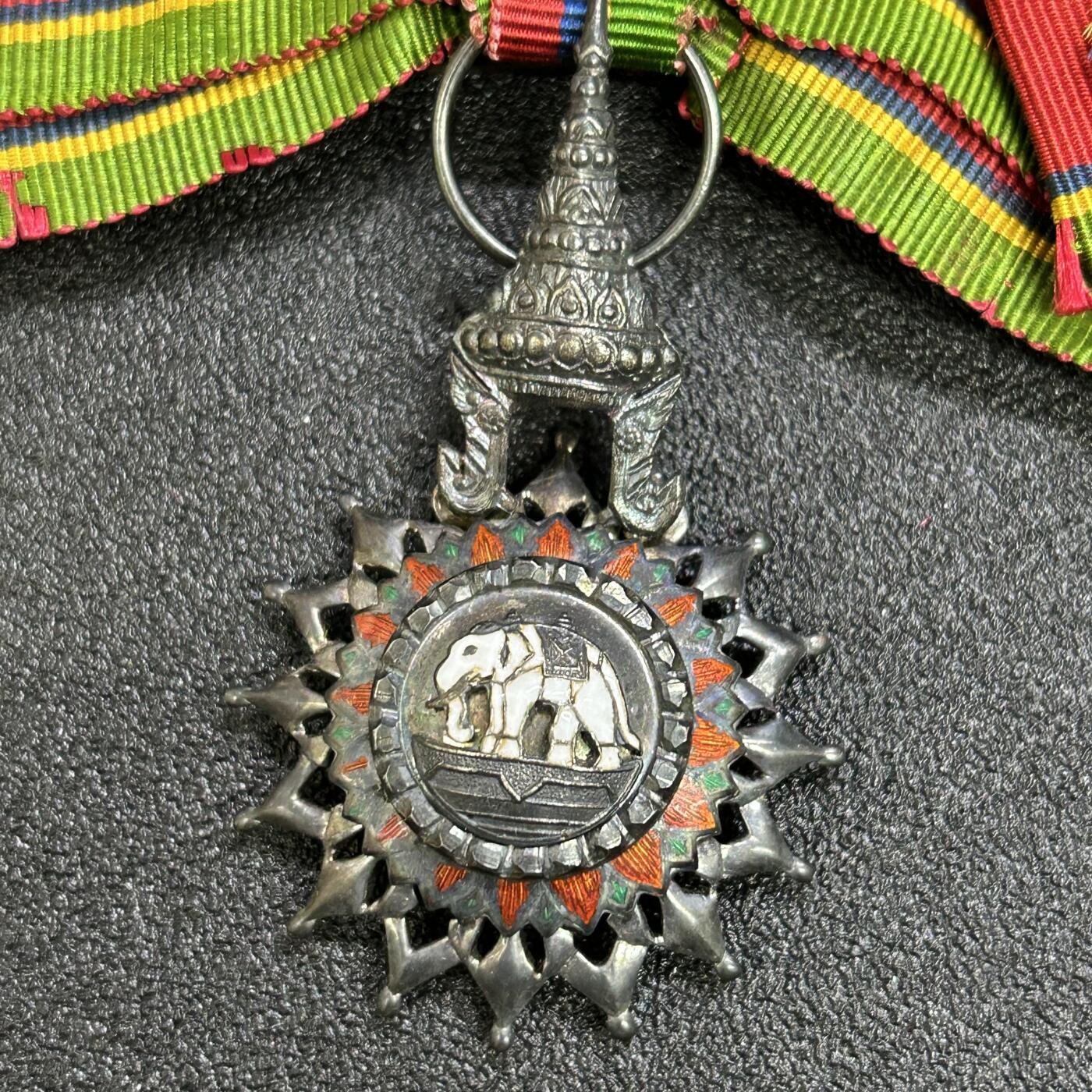 西秦中古拍卖第七十三期 泰国骑士级白象勋章 早期银制 有标