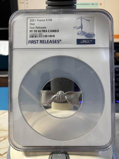 第189期拍卖 - 法国2021年法兰西瑰宝迪奥蝴蝶结纪念银币NGC-PF70首无盒无证书，999银，22.2克，发行5000枚