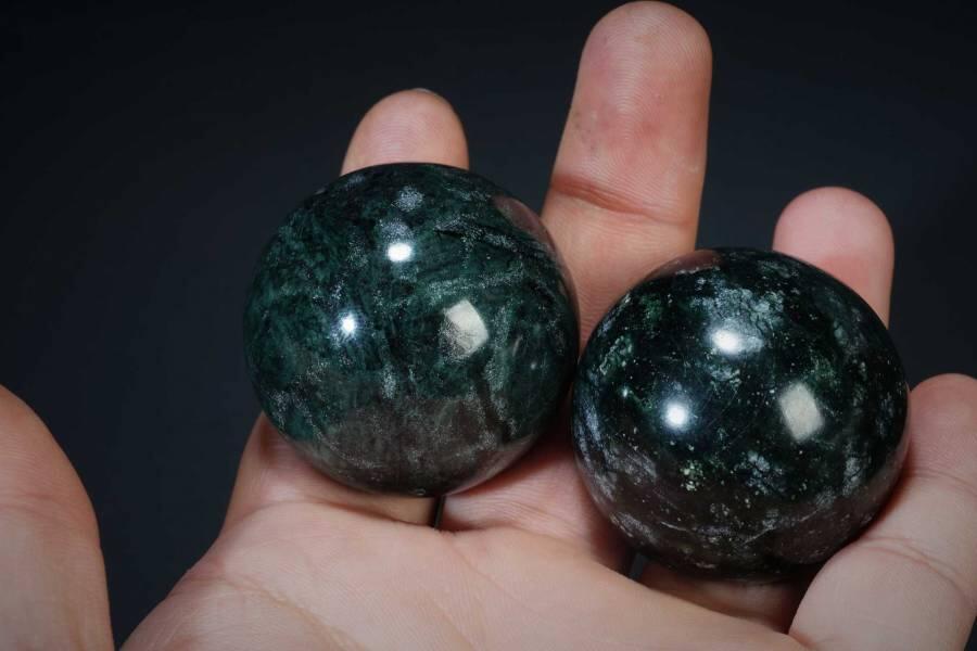 上海都达杂项专场五（全场包邮） 天然蛇纹石保健手球 1对87-286