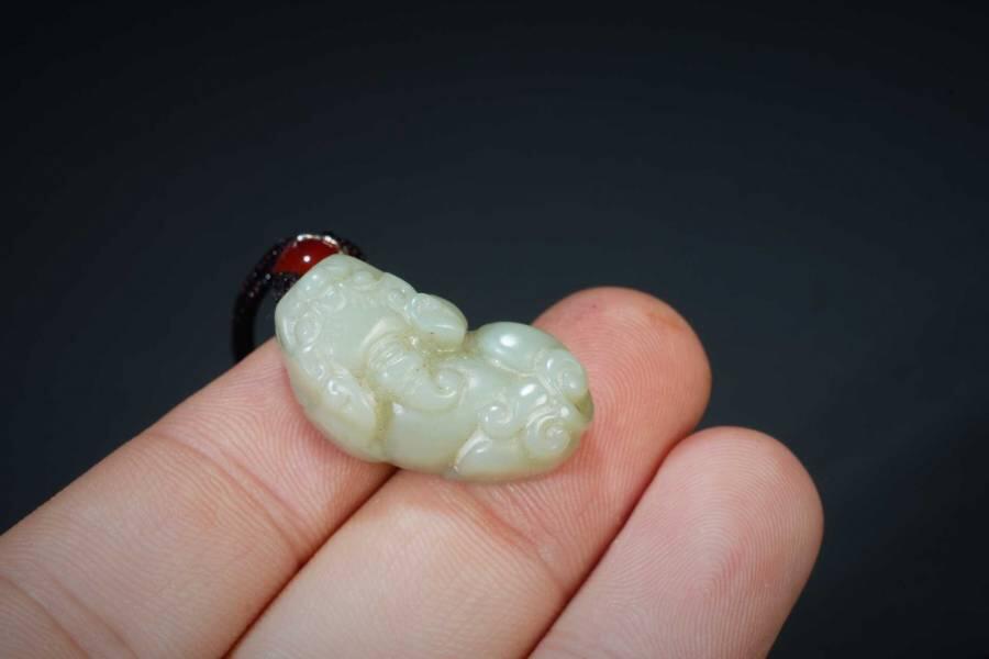 上海都达杂项专场五（全场包邮） 天然和田玉精雕《招财貔貅》挂件87-68