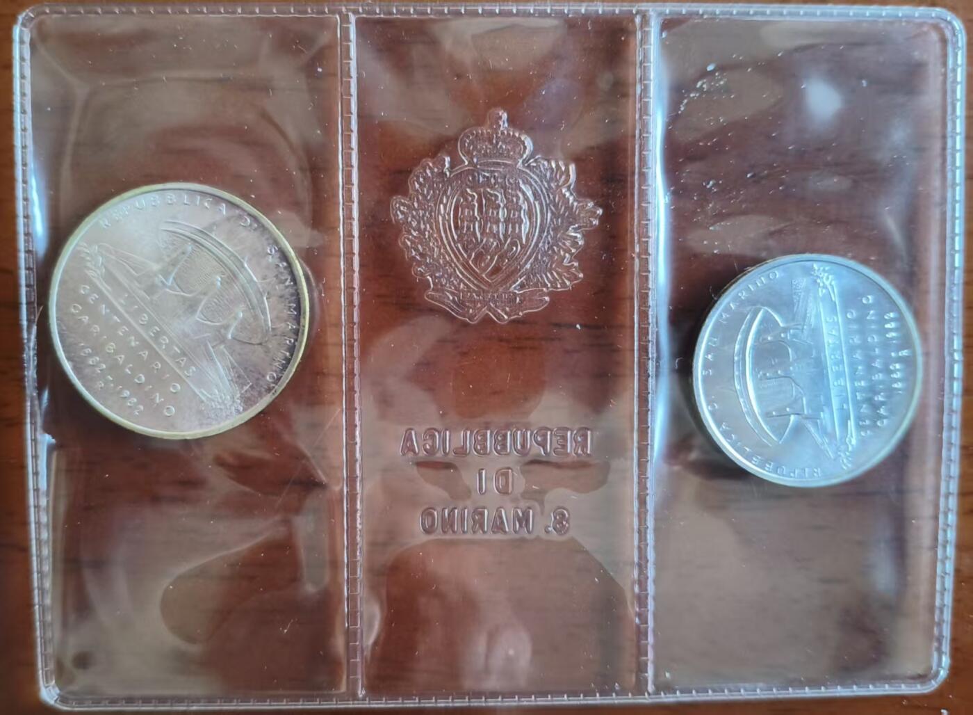 ❤️【币观天下】❤️ 第340期钱币拍卖- 2026.1.23周五晚上6点半场-长期征集拍品 圣马力诺1982年加里波弟逝世100周年纪念套装原盒证 含纯银21.38克