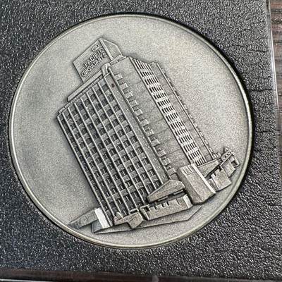 蒂克钱币-第55场 日本章 企业章拍卖 - 日本 1972年 新社屋纪念章 65mm 129g