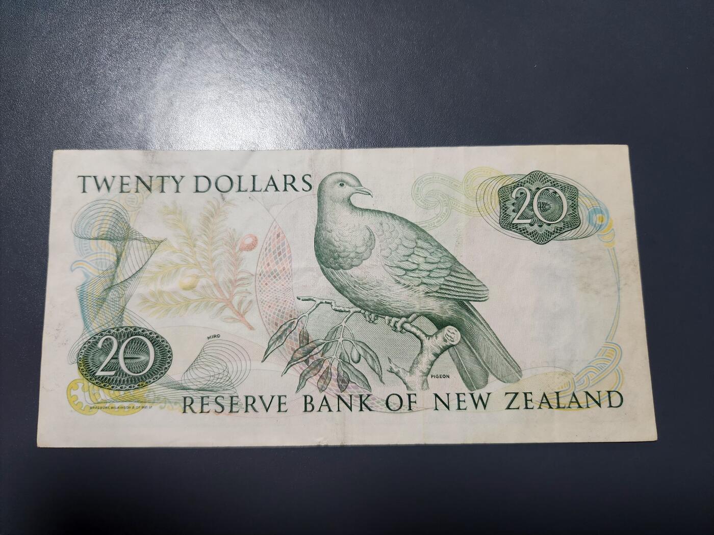 1月21号晚上8点 外国纸币自动截拍第10场 新西兰20原票