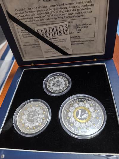 长老汇蛇年精选第九十四场拍卖 - 2002贝宁1欧元发行500+1000+1500法郎3枚精制银币，其中两枚镀金，币中币，2002套，盒证全