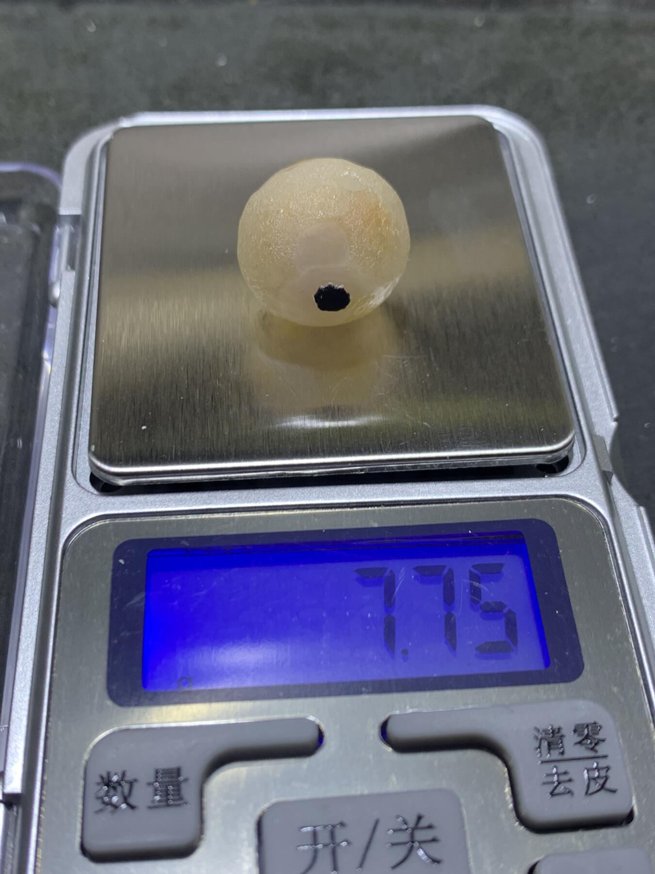 精美原皮冰飘风化纹气泡图案图案战国红玛瑙随形珠一个，