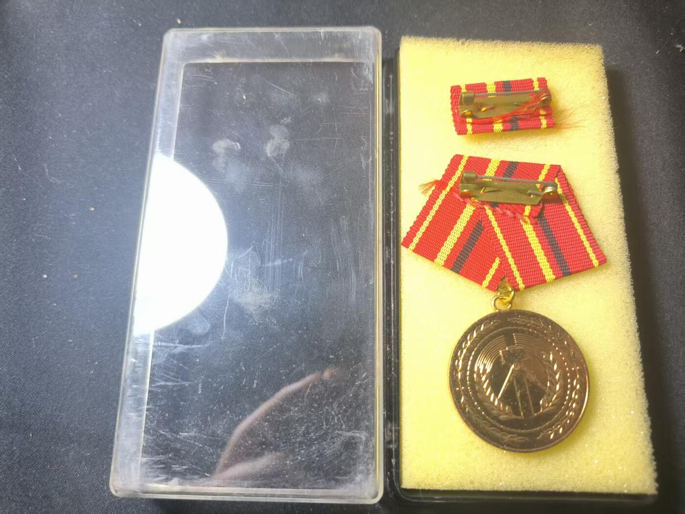 罗岚⭐爱藏⭐甄选专拍第四场-分享拍场赚佣（实体经营） 民主德国工战队金级功绩奖章带盒略全套 镀金完美
