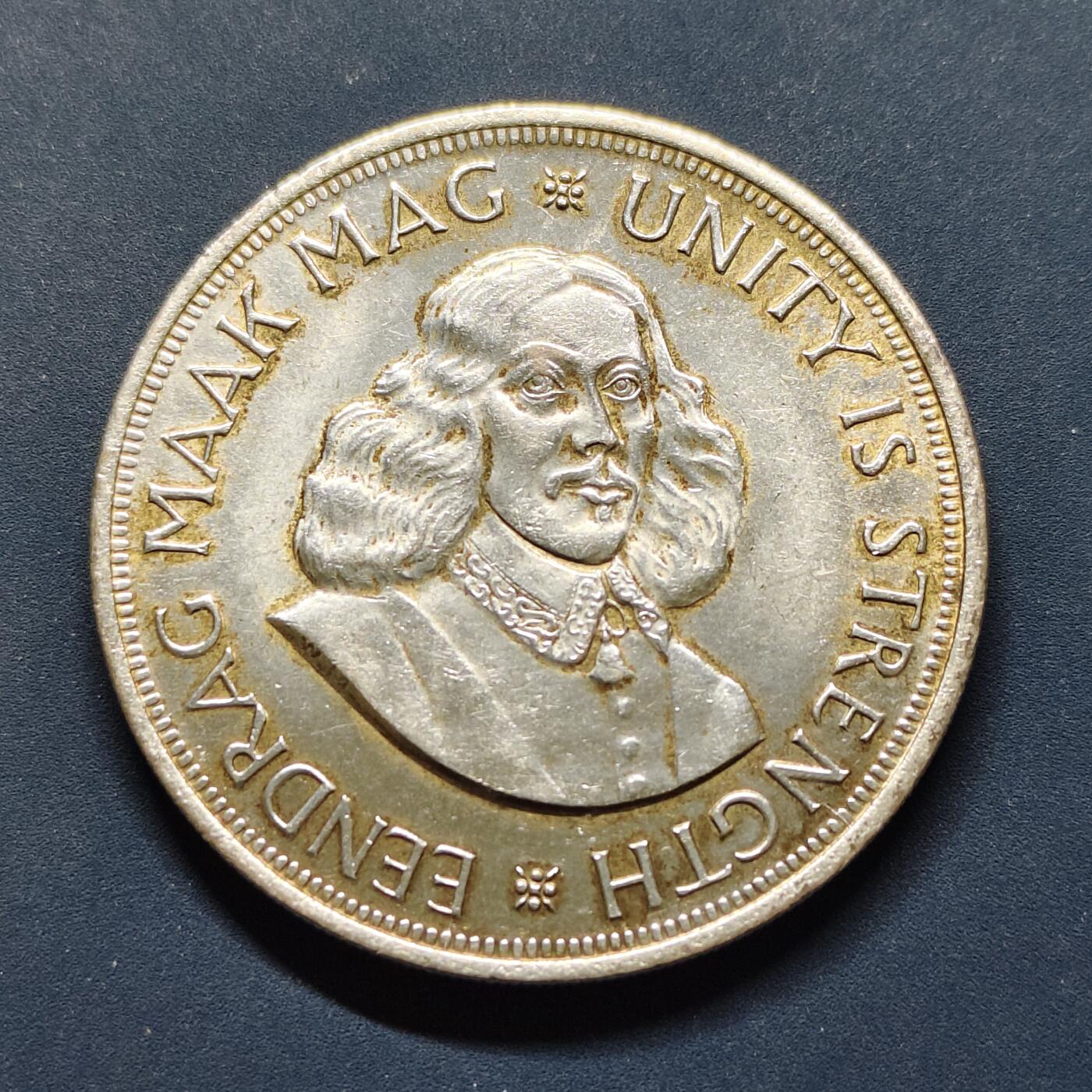 【全场包邮】纯粹捡漏拍497场-持续更新中 南非1963年吕贝克50分大银币【38.61毫米28.28克50%】