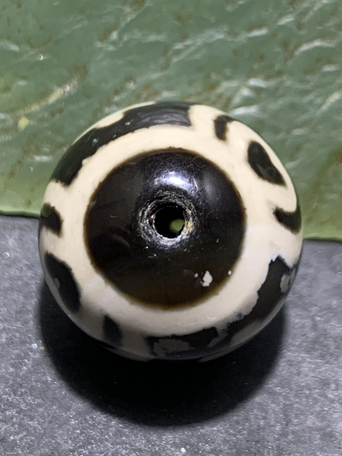 仅此一颗，精品藏传宝瓶天珠一颗