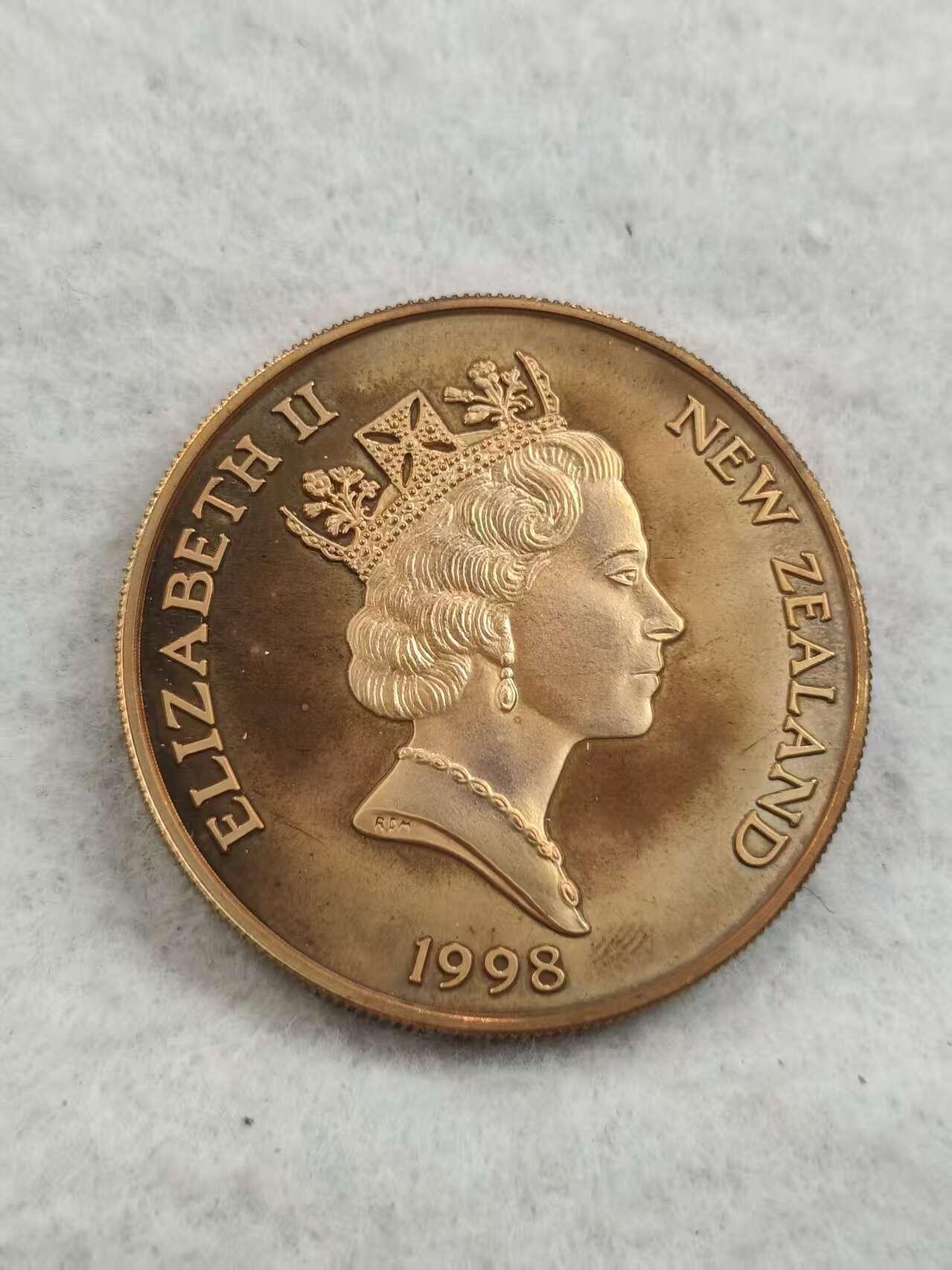 G&W世界散币，银币处理专场（第44场） 新西兰1998年10元  汽车诞生100周年 卡尔本茨发明的世界第一辆汽车  奔驰一号  克朗型