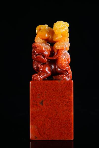 方寸藏珍·寿山田黄印章专场（一） - 寿山高山石《携子上朝》印章