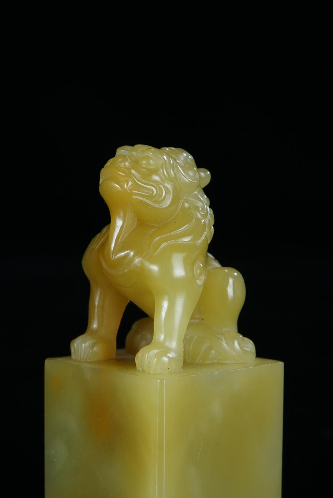 方寸藏珍·寿山田黄印章专场（一） 寿山艾叶绿《獬豸》钮章