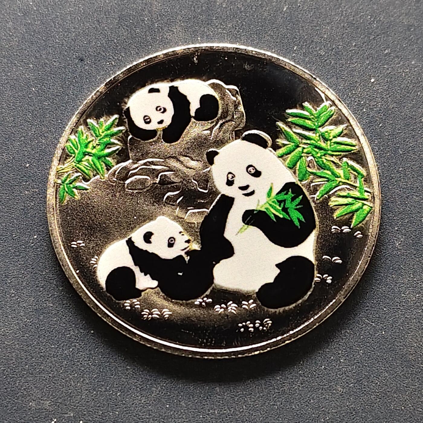 【全场包邮】纯粹捡漏拍496场-持续更新中 【纪念章】熊猫彩色纪念章