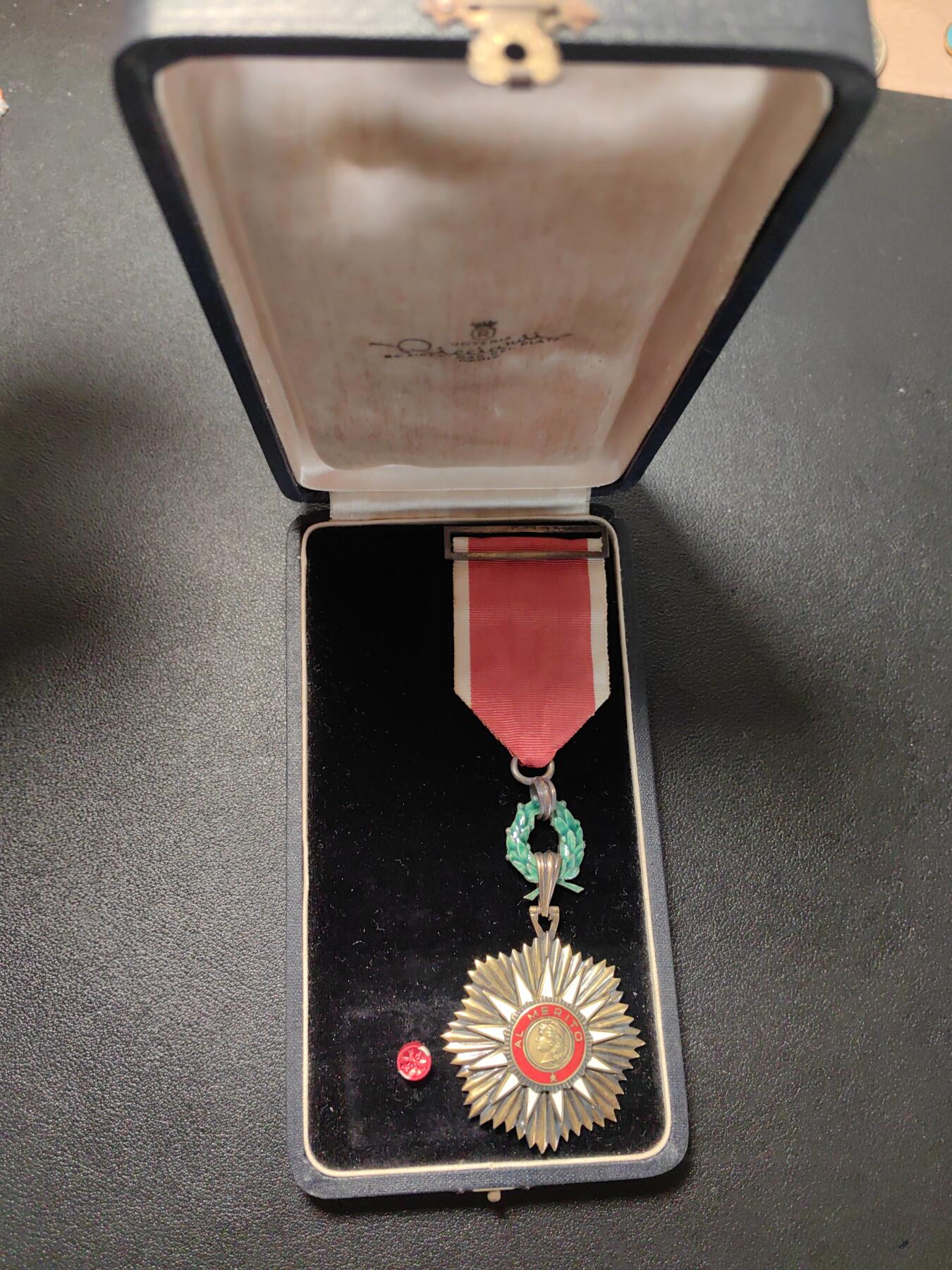 靖甫拍卖第二场 阿根廷五月功勋勋章 原盒略