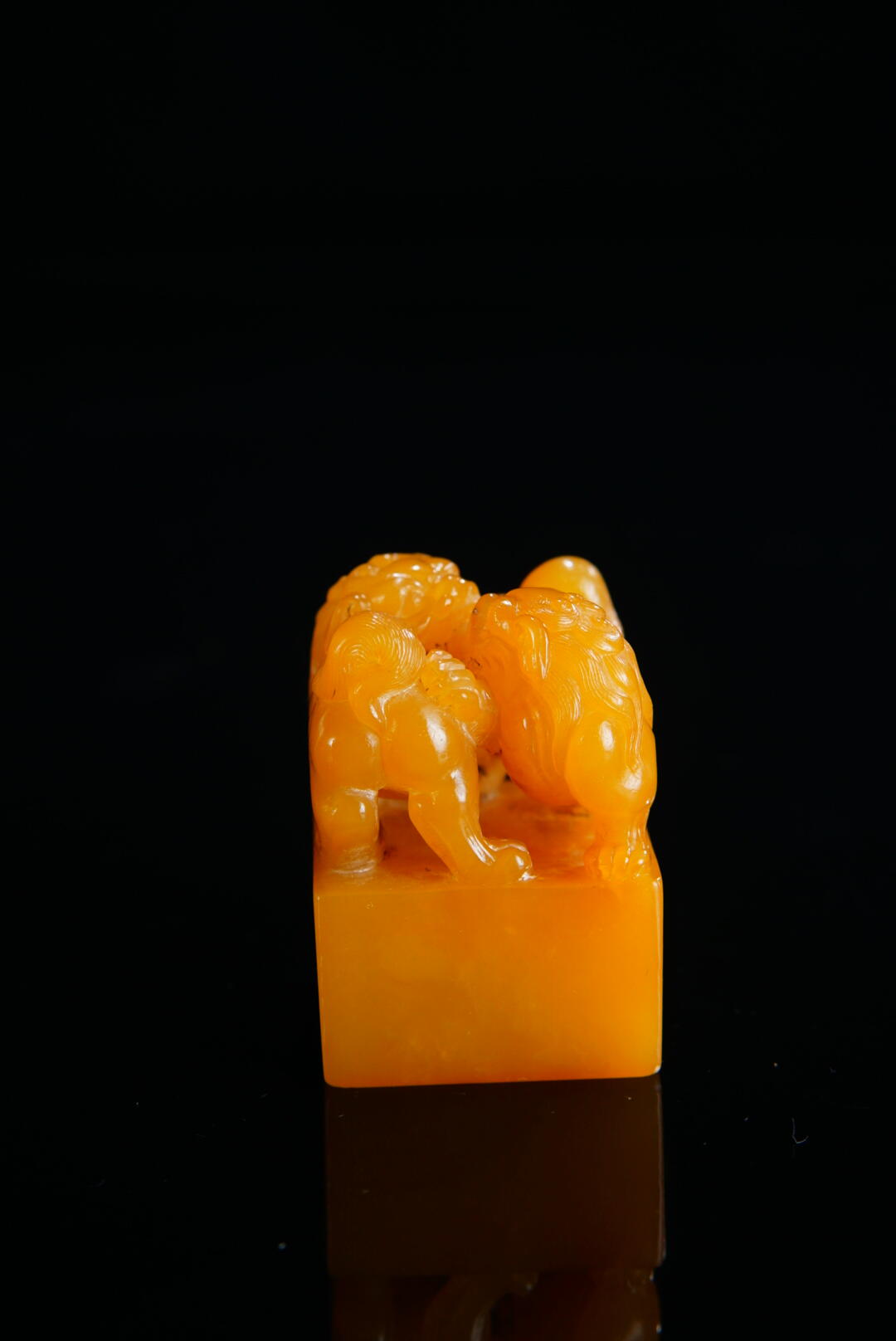 方寸藏珍·寿山田黄印章专场（一） 寿山田黄石《烟云供养》双螭钮章