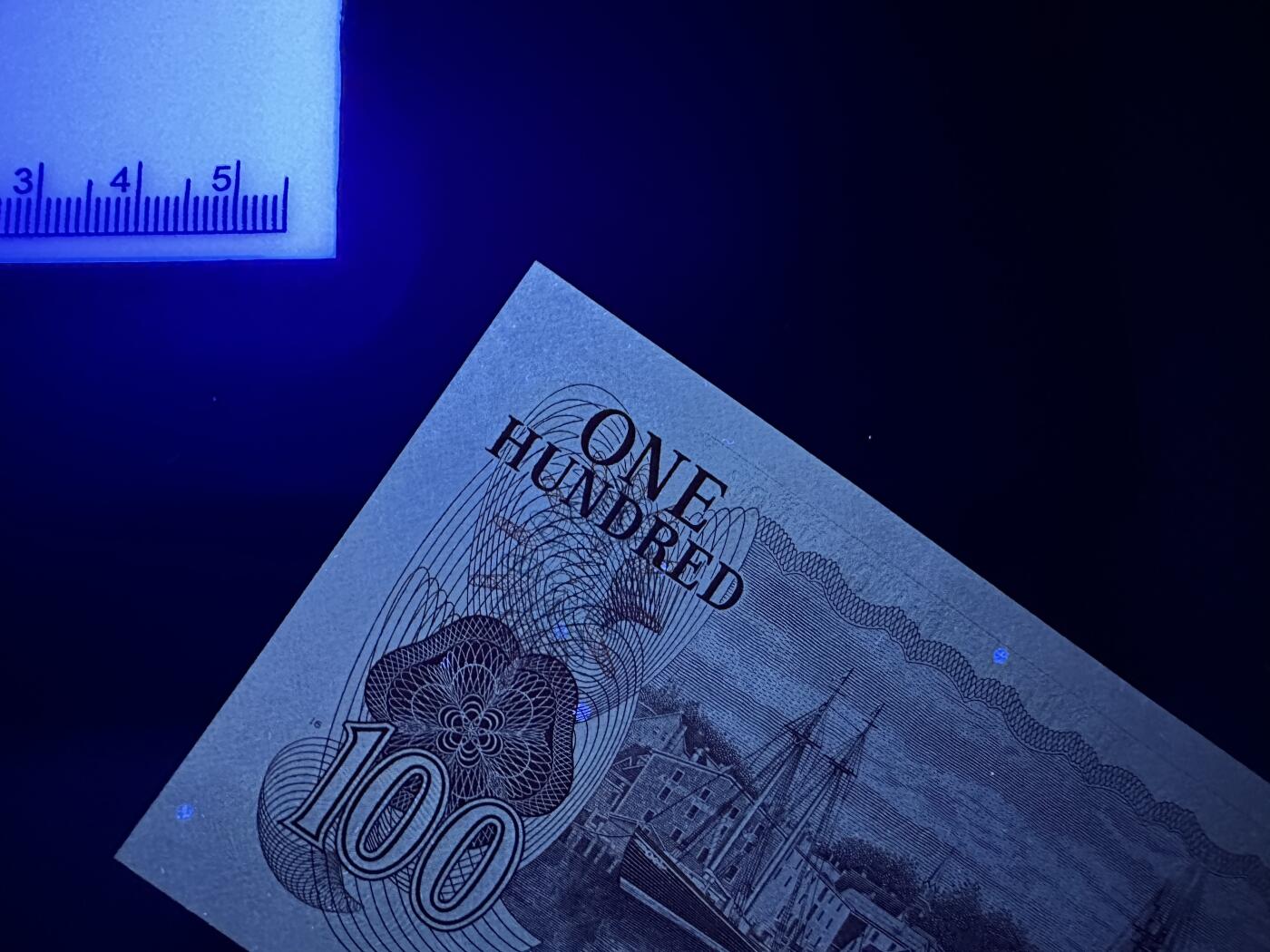 《外钞收藏家》第六百零四期（精品场）（本平台长期征集拍品、欢迎藏友们联系合作） 加拿大景观版50和100加元 三五张一起 全新 100加元边有轻微潮 一张有压印