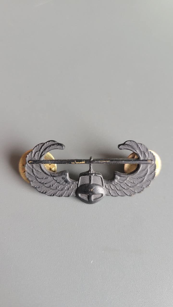 嘉宝良覃世界勋赏第23期拍卖 美国低视度陆航空中突击证章