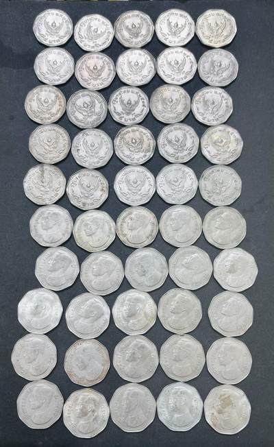 文馨钱币收藏 2026新年第四场（第 290 场）【长期接代拍品】 - 好品 1972 年老版泰国 5 泰铢一组 50 枚，附带淘宝价格，带光的很多