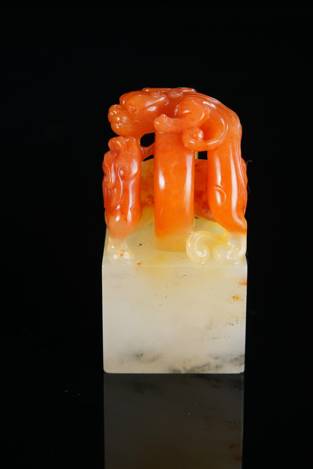 方寸藏珍·寿山田黄印章专场（一） 寿山三彩高山石《双螭穿环》印章