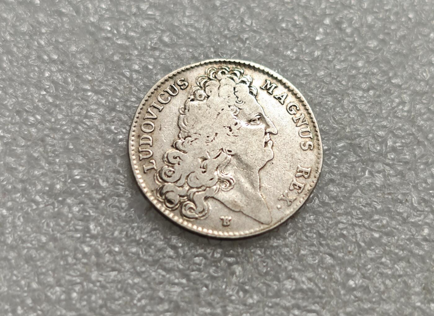 瓶子🏺第226期拍卖会  1707年法国太阳王路易十四JETON银质代币章  6.89克