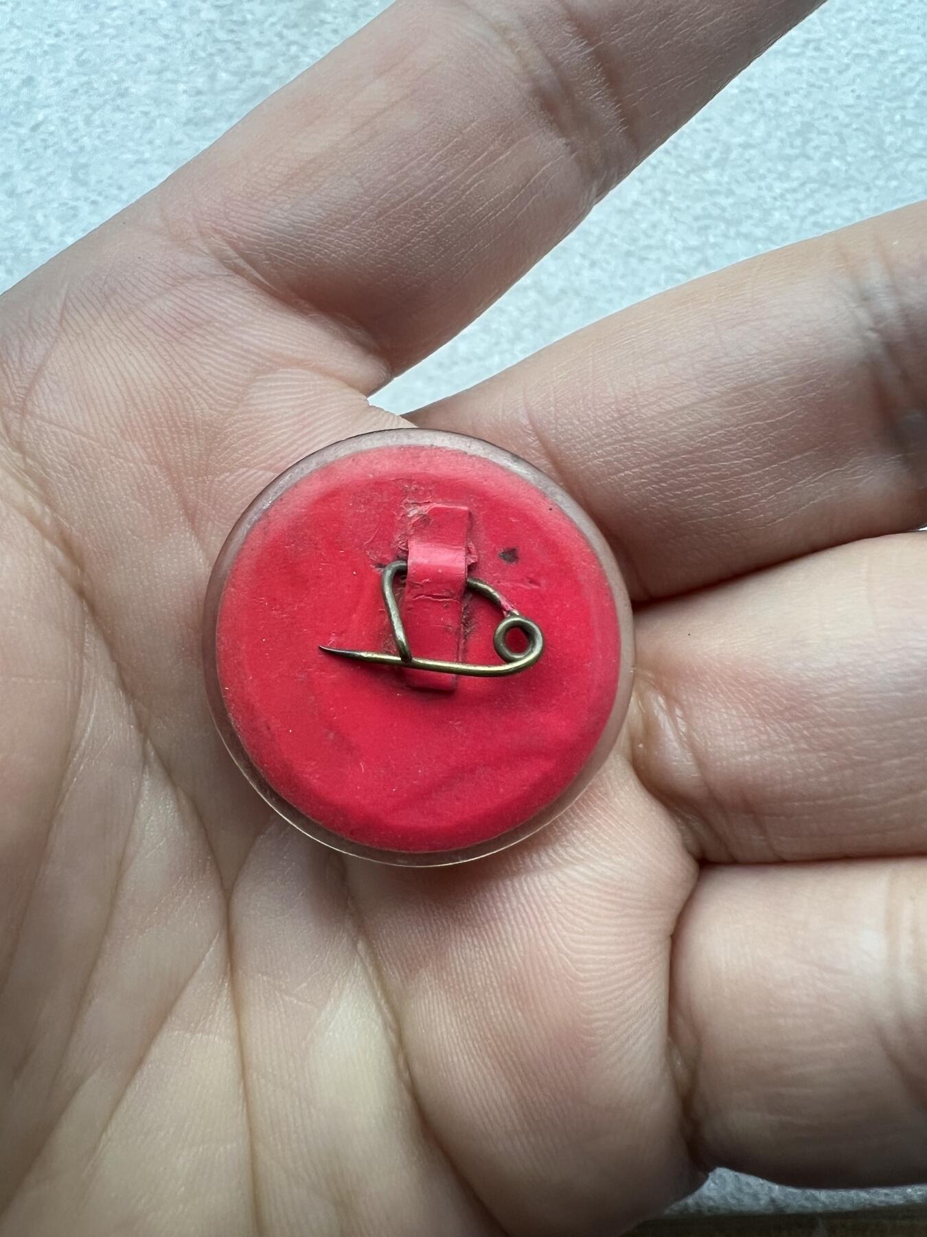 真品毛主席像章、 真品毛主席像章