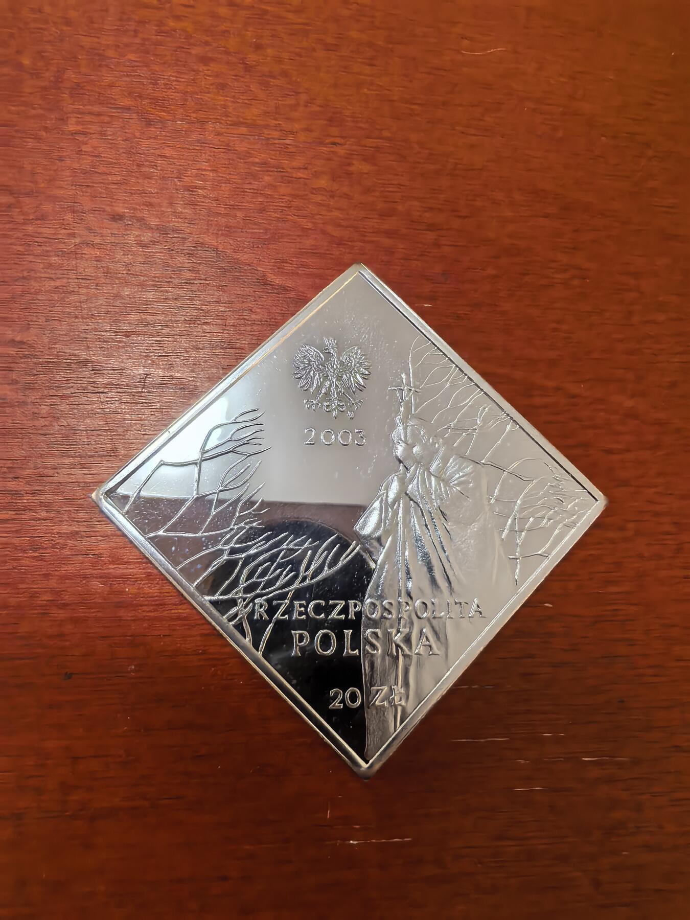 长老汇蛇年精选第九十四场拍卖  2003波兰教皇保罗二世20兹罗提方形精制银币，28.28克925银，原厂盒