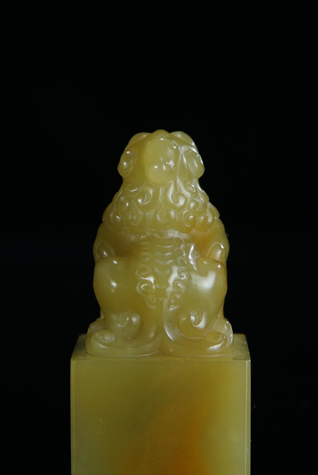 方寸藏珍·寿山田黄印章专场（一） 寿山艾叶绿《獬豸》钮章