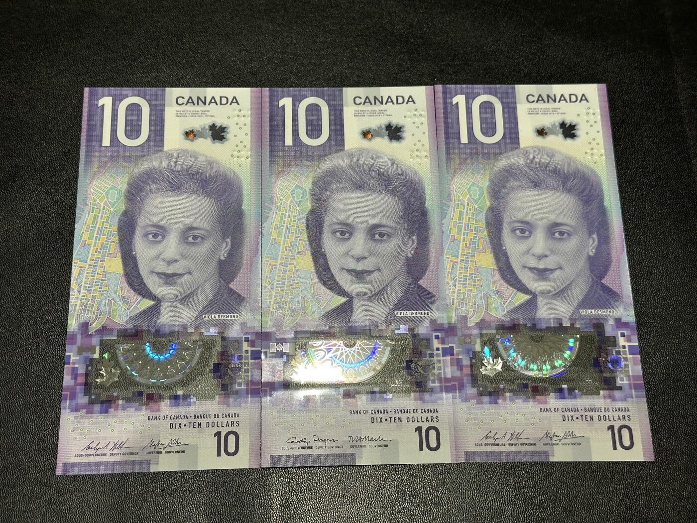 《外钞收藏家》第六百零四期（精品场）（本平台长期征集拍品、欢迎藏友们联系合作） 加拿大竖版10加元 三张 其中1张首发冠 都是无47靓号 全新UNC