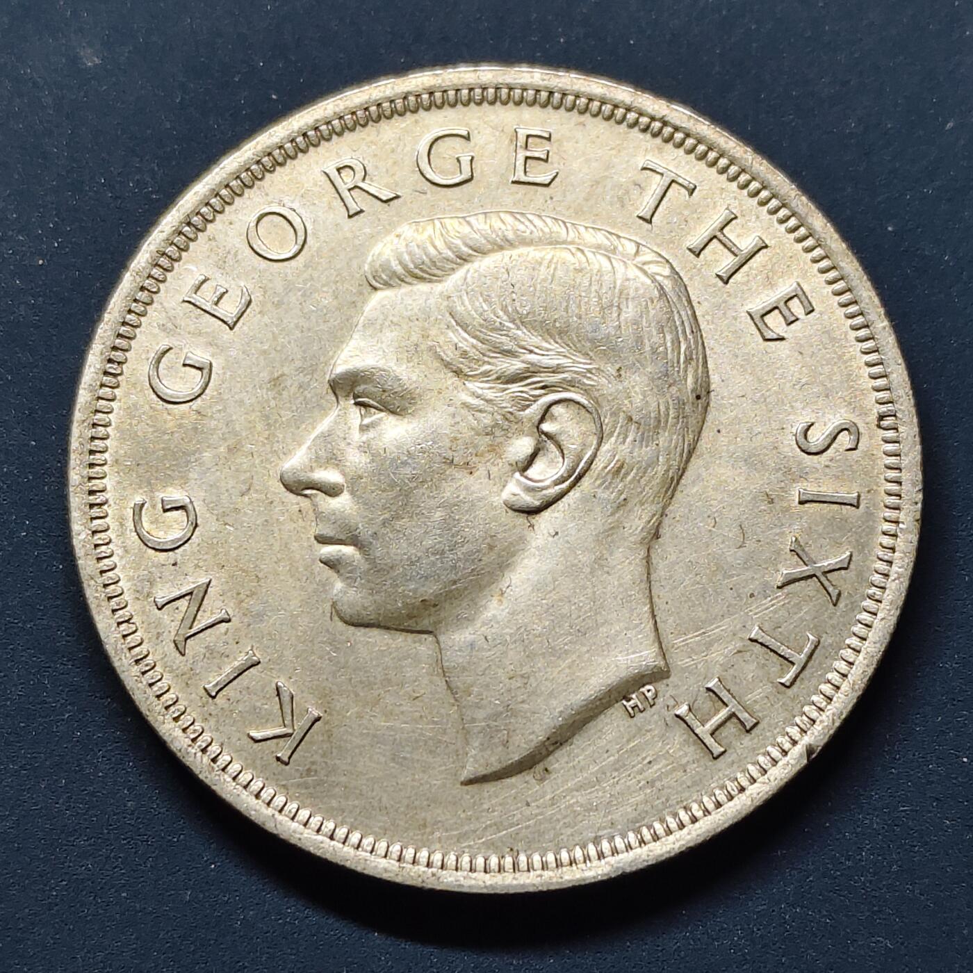 【全场包邮】纯粹捡漏拍497场-持续更新中 新西兰1949年1克朗乔治六世王室访问克朗型纪念银币【38.8毫米28.28克50%】