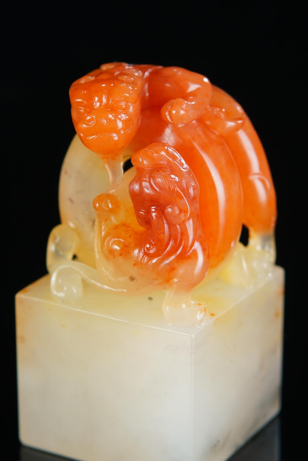 方寸藏珍·寿山田黄印章专场（一） 寿山三彩高山石《双螭穿环》印章