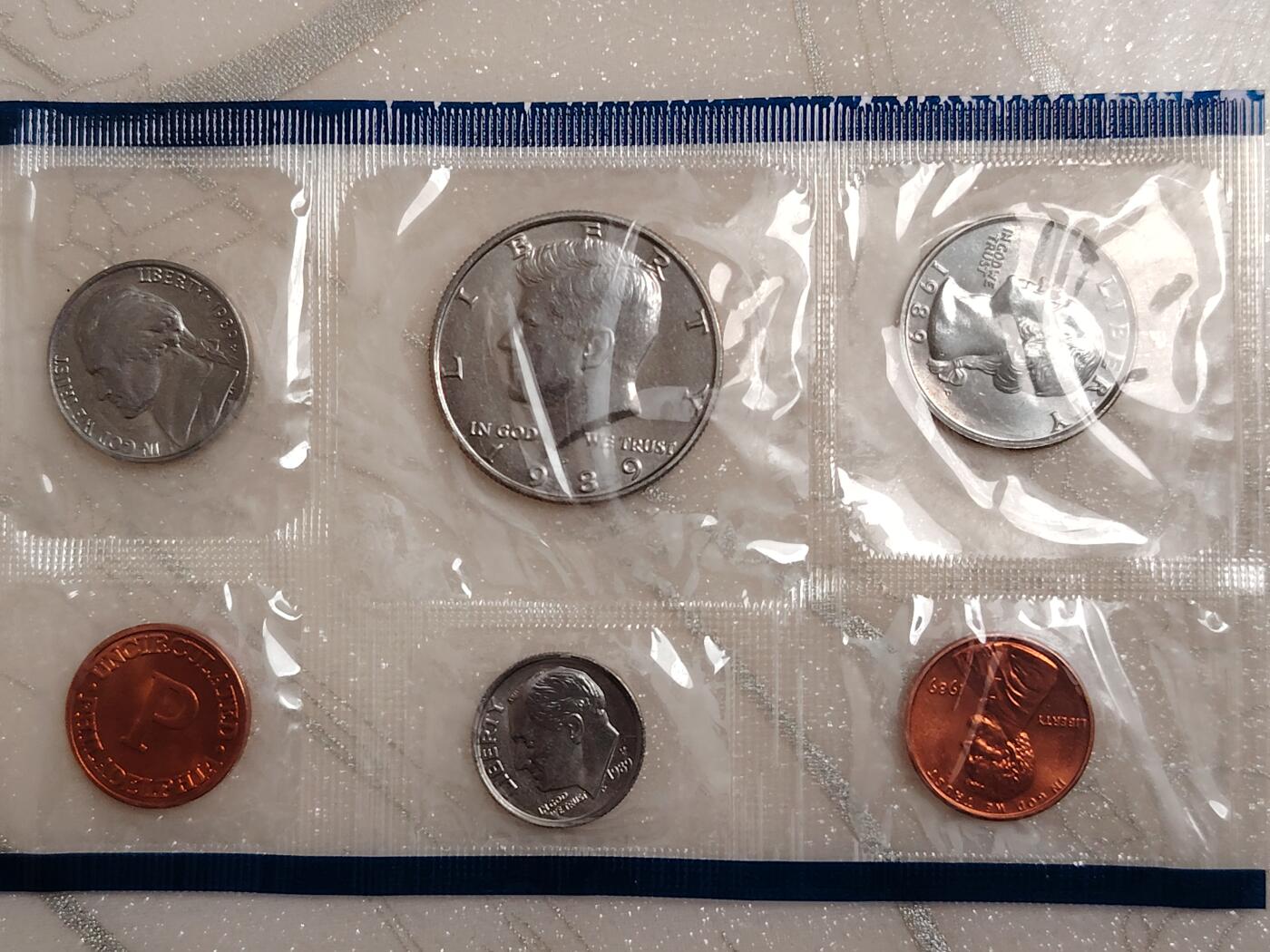 布加迪🐬～世界钱币(上海)🌾第 270 期 /  各国套币和散币 美国🇺🇸 1989年 5枚蓝边套币+1个章 