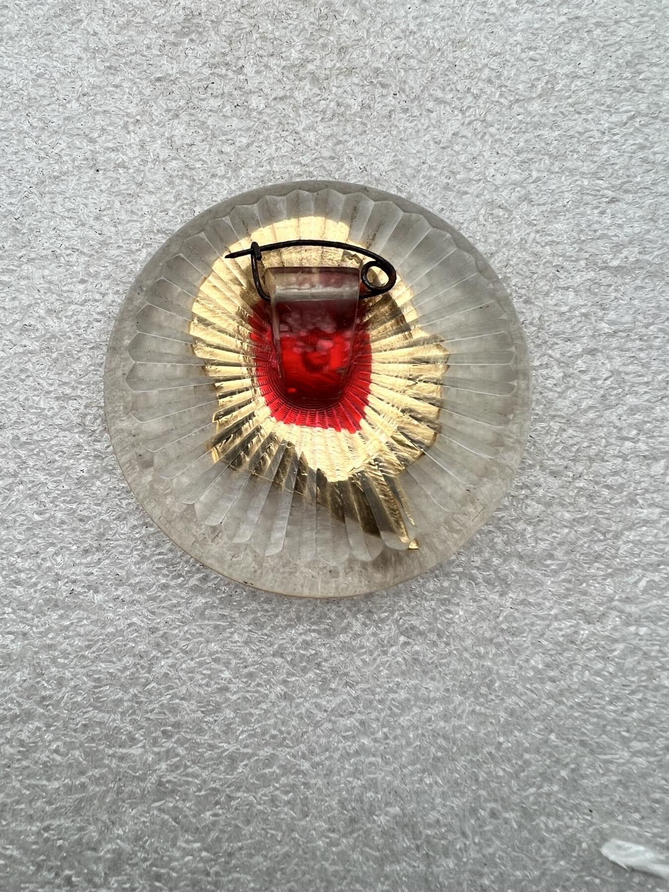 真品毛主席像章、 真品毛主席像章