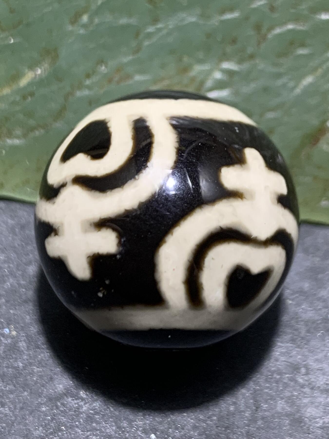 仅此一颗，精品藏传宝瓶天珠一颗