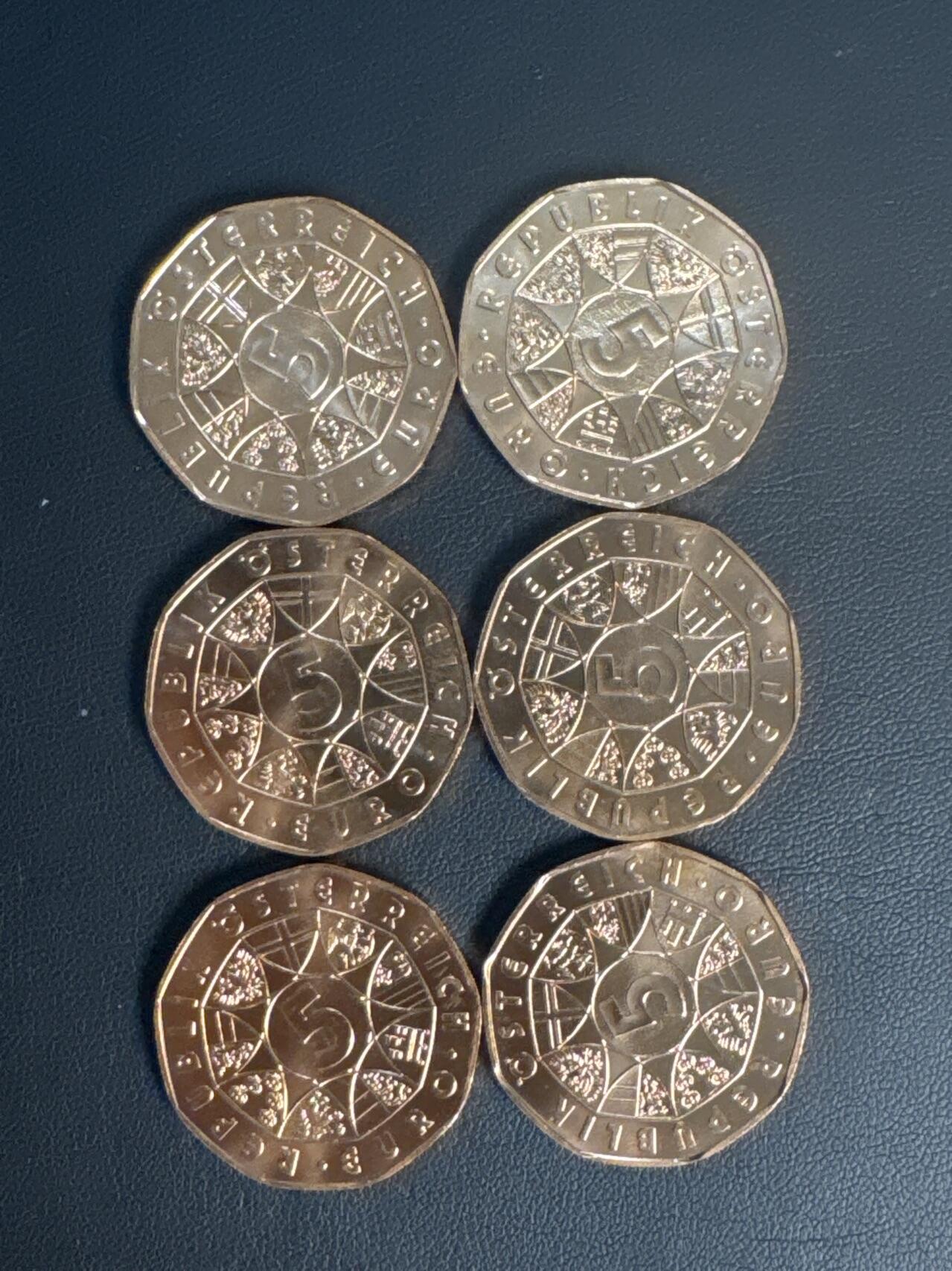 ❤️【币观天下】❤️ 第340期钱币拍卖- 2026.1.23周五晚上6点半场-长期征集拍品 奥地利紫铜九边型硬币 面值5欧 2012年 -2014年幸运礼物，舞蹈 ，湿地，滑雪世界杯 ，熊  ，新年快乐 共6枚