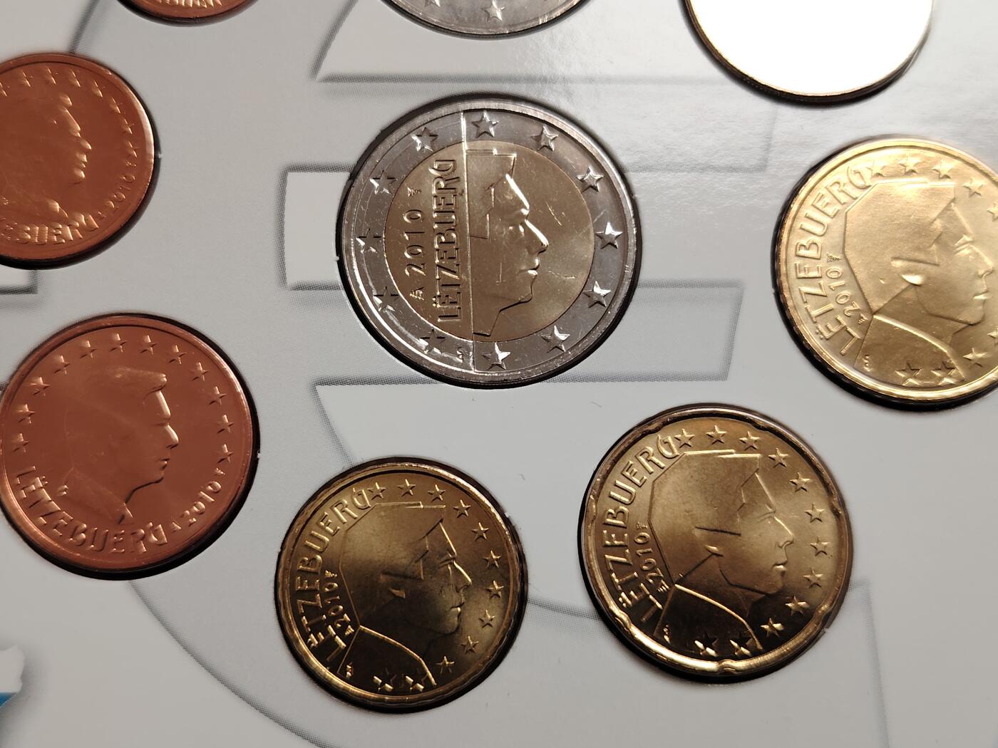 布加迪🐬～世界钱币(上海)🌾第 271 期 /  各国套币和散币 卢森堡🇱🇺 2010年 9枚套币