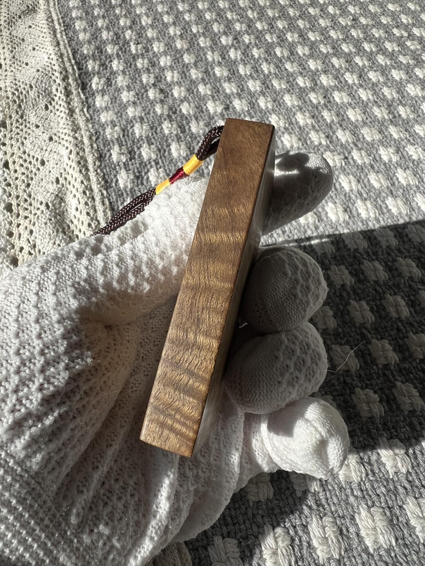 零元拍：A28金丝楠平安无事牌，3D立体水波香喷喷的小金砖，金光闪闪，79/43/12.8MM