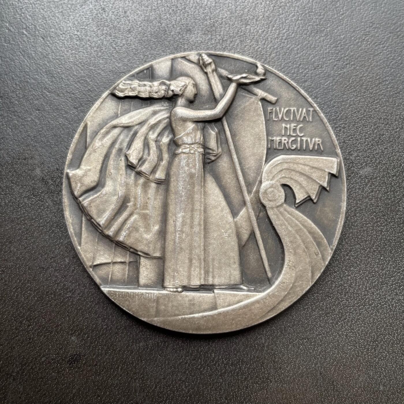 「木头集藏」章牌精品专场！ Dammann～1938年法国巴黎市银章 ，直径：50 mm，56.6 g，边铭：菱形厂标 ARGENT 野猪头银标，授予巴黎市十二区慈善办公室专员Léopold Canivet。