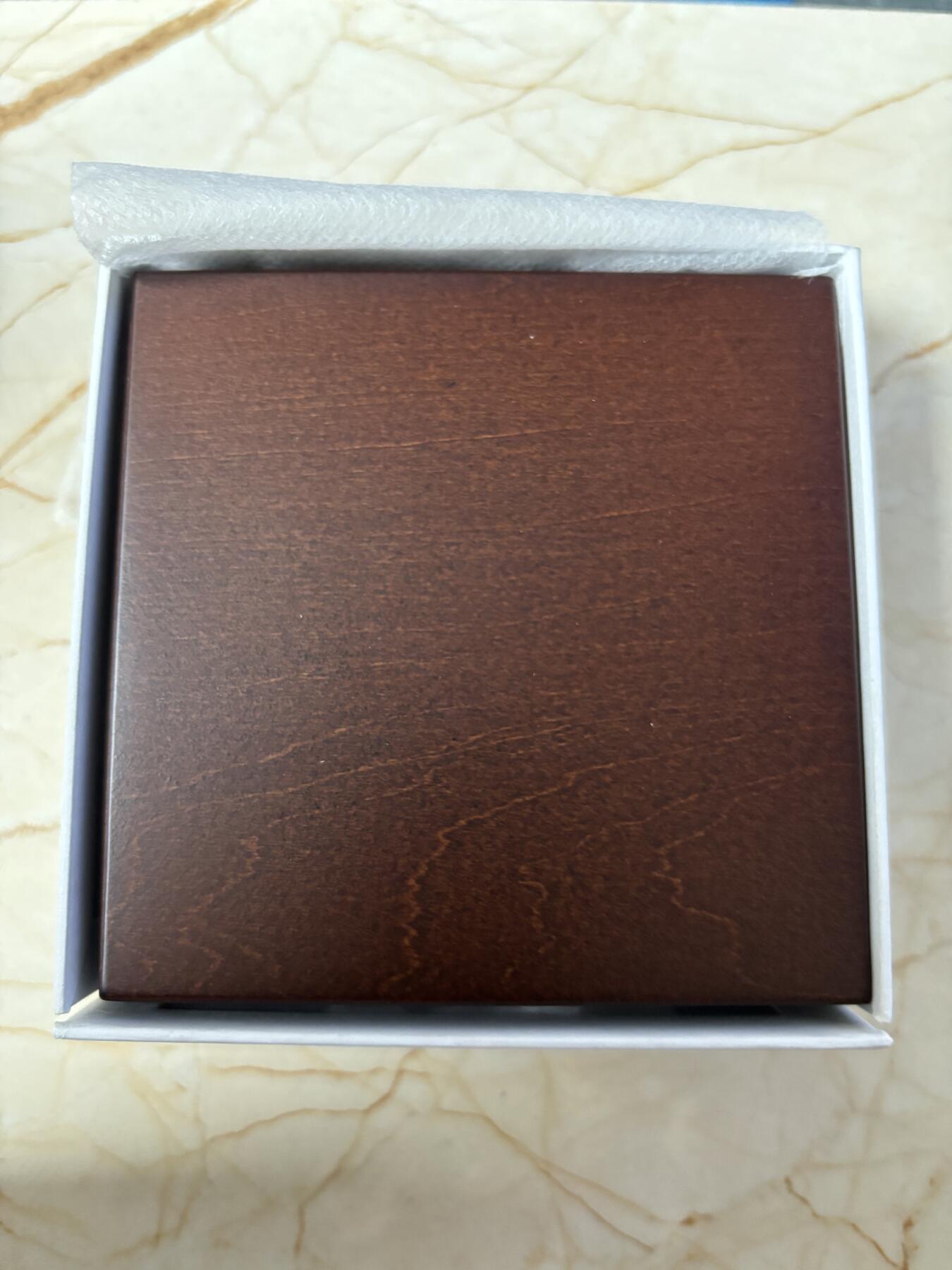 第189期拍卖 喀麦隆2020年天使系列1加百列镶彩玻璃2盎司银币，999银，发行500枚