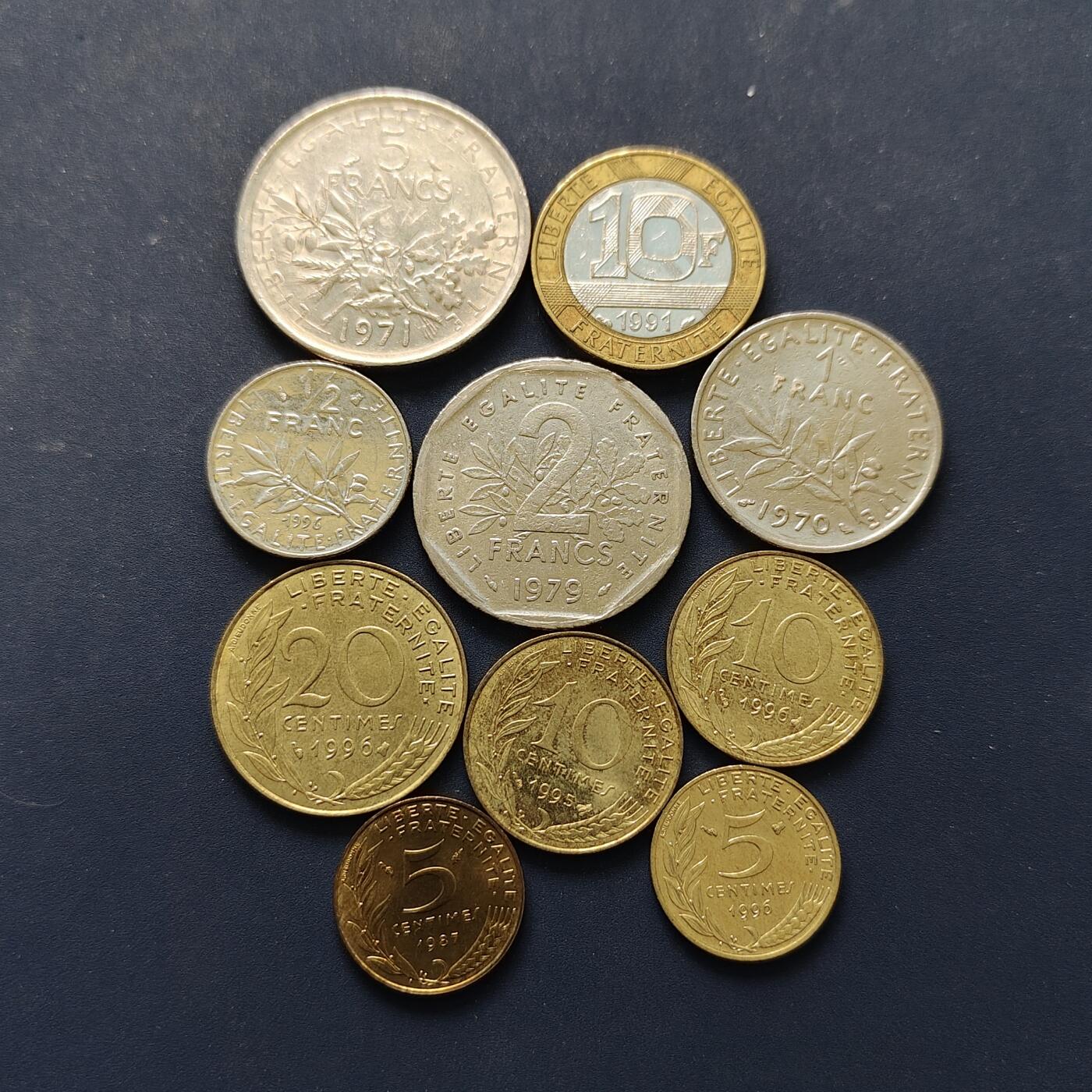 【全场包邮】纯粹捡漏拍496场-持续更新中 法国各年份10枚套币