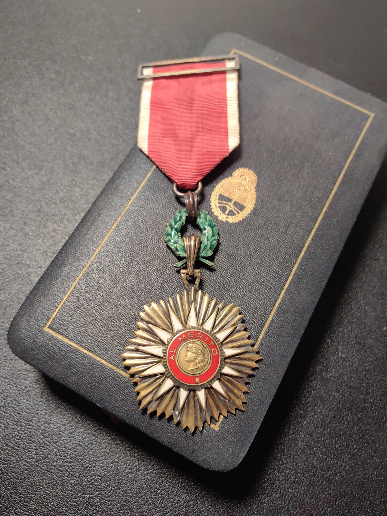 靖甫拍卖第二场 阿根廷五月功勋勋章 原盒略